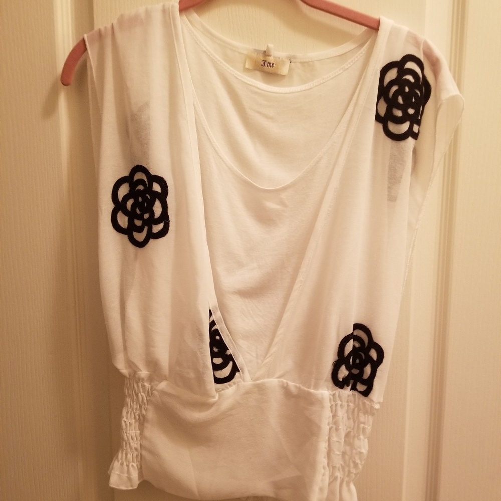 Ime white top with black flowers